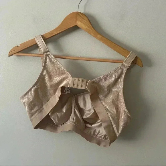 NWOT Chantelle C Magnifique Wirefree Bra - 40D - Picture 7 of 7